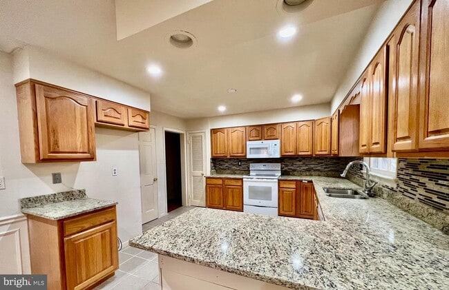 Building Photo - 7510 Sanner Rd