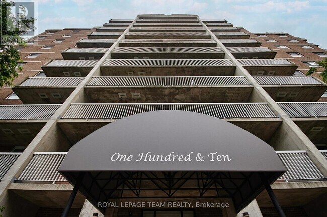 Photo du bâtiment - 110 Forward Ave