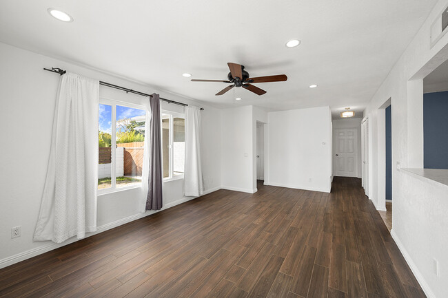 Building Photo - 10875 Barbados Way