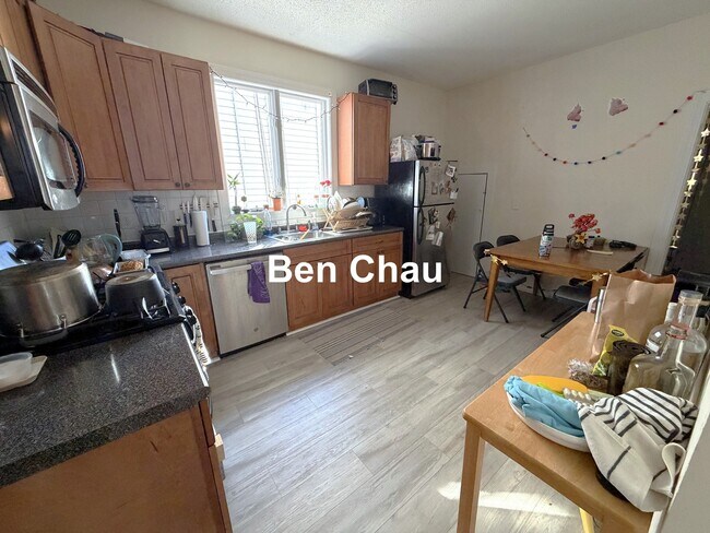 Building Photo - 68 Winchester St