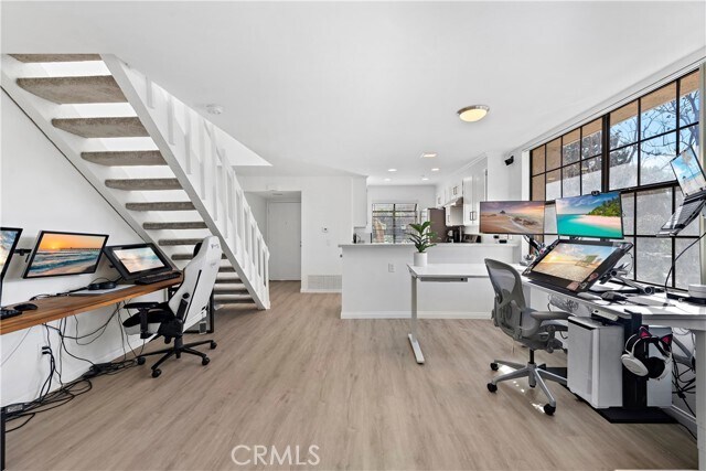 Building Photo - 165 Pineview