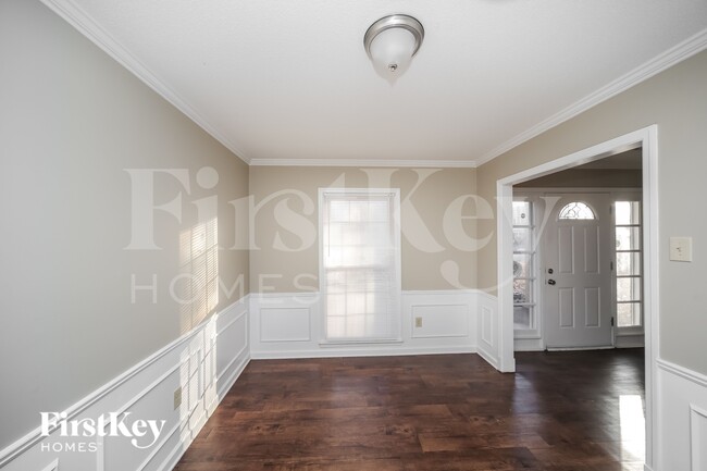 Building Photo - 6000 Macleod Dr