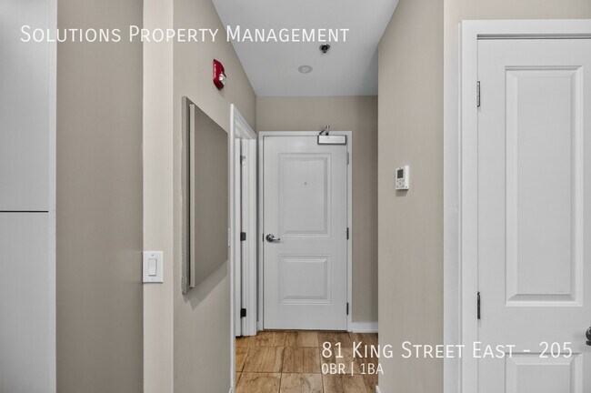 Building Photo - Furnished Bachelor Apartment - Move-In Ready!