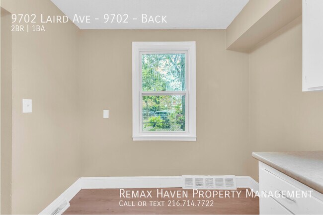Foto del edificio - 9702 Laird Ave