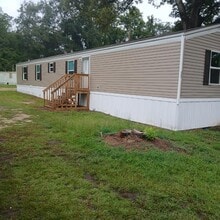 Building Photo - 257 Ceceile St