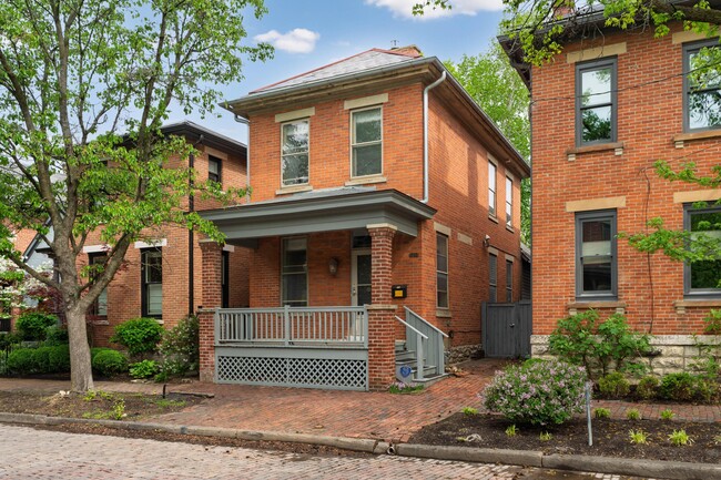 Foto del edificio - 302 E Sycamore St