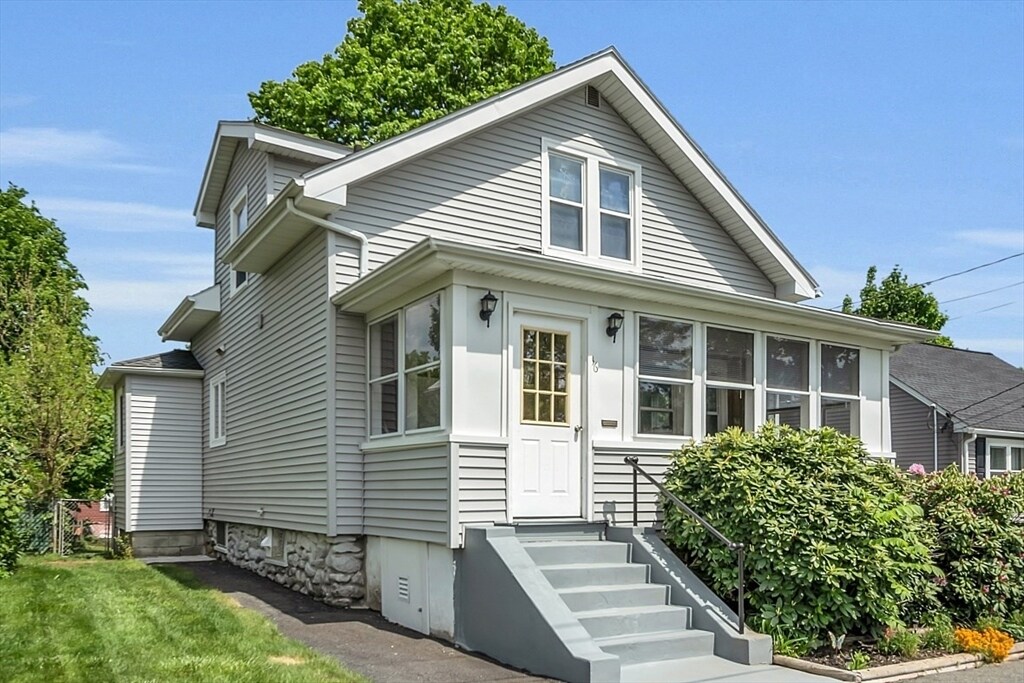 Primary Photo - 36 Rowena St