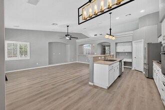 Building Photo - 5317 Blue Evergreen Ave