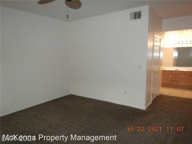 Building Photo - 2 br, 2 bath House - 401 Pine Haven #104