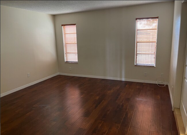 Foto del edificio - 6242 NW 1st St