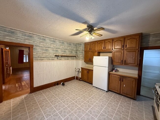 Building Photo - 931 Worcester Rd