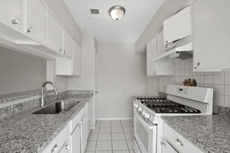 Building Photo - 13702 Tanvern Ct