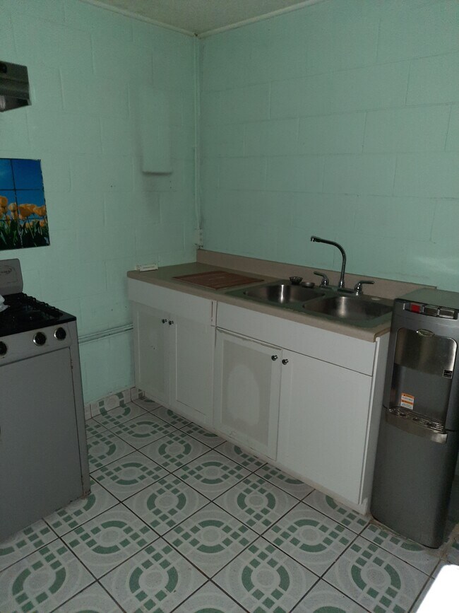 Building Photo - 321 N 12th St