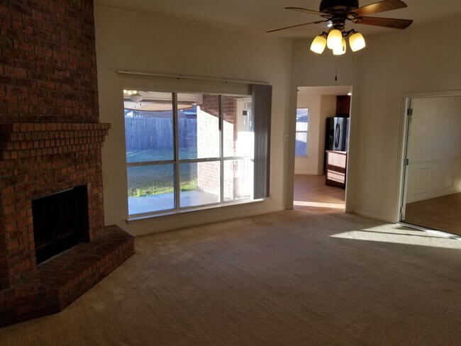 Building Photo - 3107 Lavender Ln