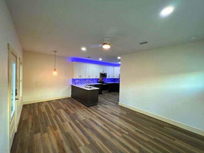 Building Photo - 8278 Molina St