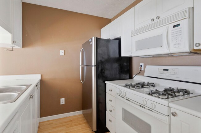 Foto del edificio - 4655 Athalia Dr