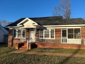 Building Photo - 3112 Old Buncombe Rd