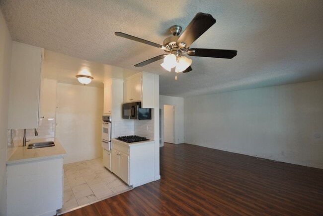 Building Photo - 12050 Tiara St
