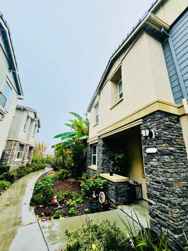 Foto del edificio - 2617 Alliston Loop