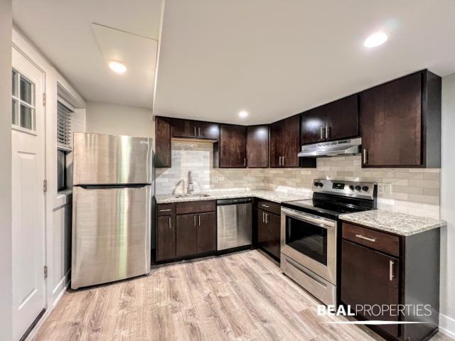 Building Photo - 2 bedroom in EVANSTON IL 60202