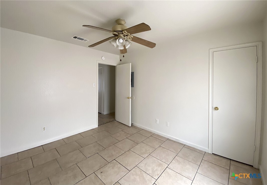 Building Photo - 1706 Windward Dr