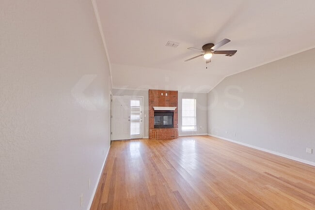 Foto del edificio - 6900 Alpine Ln