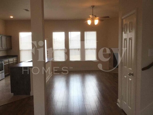 Building Photo - 611 Canvas Ct