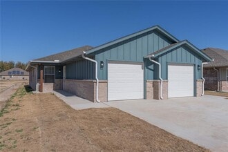 Building Photo - 785 NE 4th St