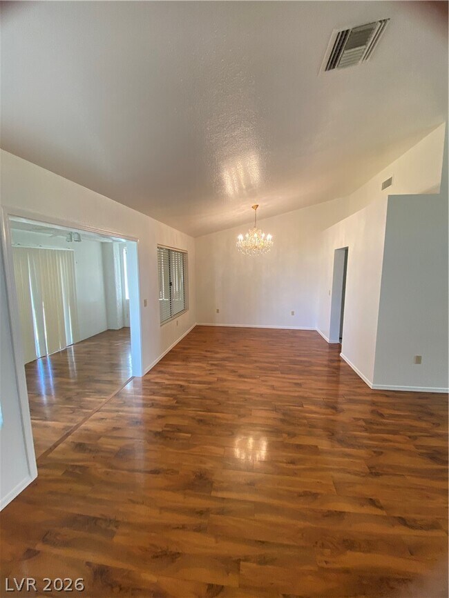 Building Photo - 9012 Starmount Dr