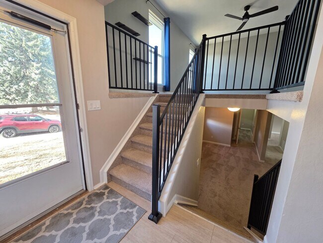 Foto del edificio - Beautiful 4 Bed, 2 Bath Home In The Heart Of Colorado Springs!!!