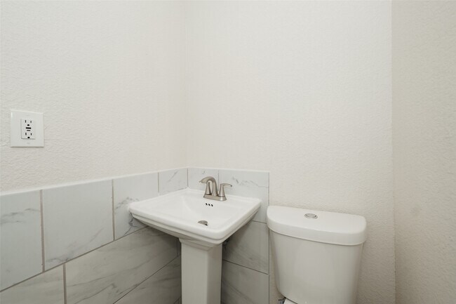 Building Photo - 9305 Kentshire Dr