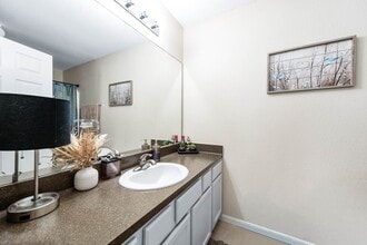 Building Photo - 426 S 4th St