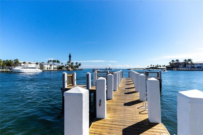 Foto del edificio - 2501 N Ocean Blvd