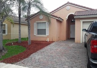 Building Photo - 2006 SE 14th St