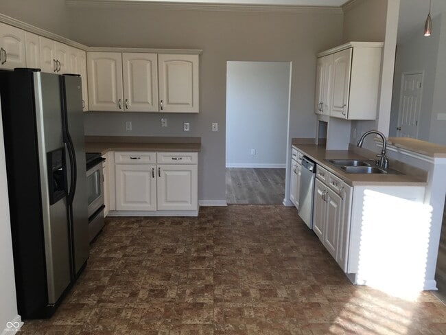 Building Photo - 1325 River Ridge Dr