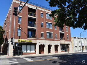 Building Photo - 5300 N Lincoln Ave