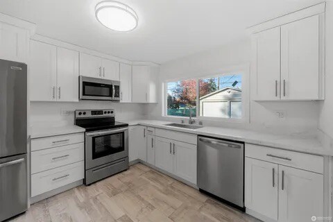 Foto del edificio - 911 E 52nd St