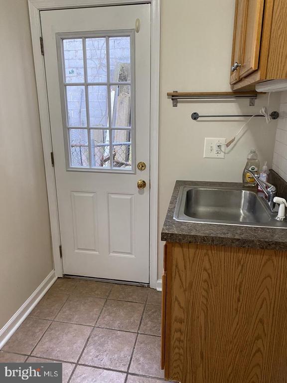 Foto del edificio - 460 Moyer St