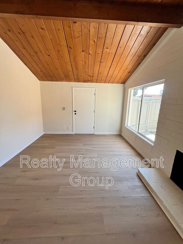 Building Photo - 4285 51st St