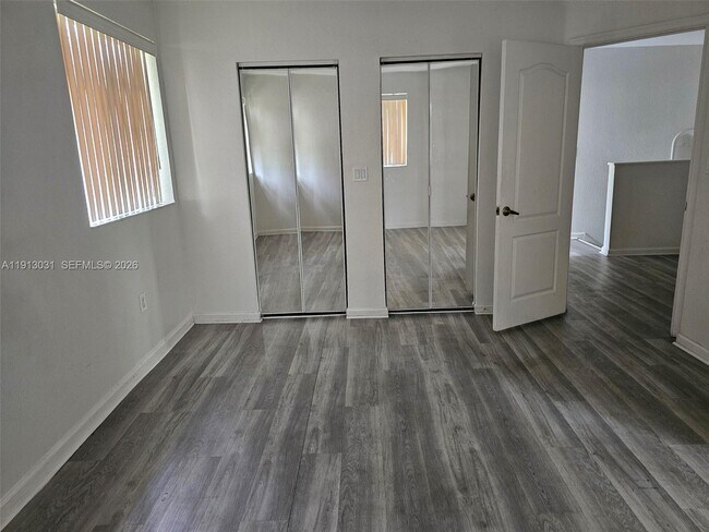 Foto del edificio - 21417 NW 13th Ct