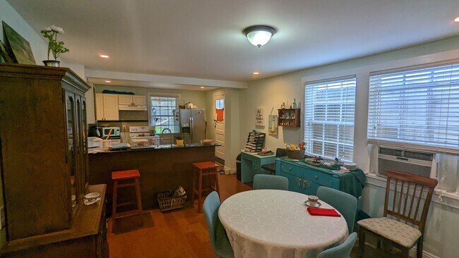 Kitchen/ Dining - 1618 Burdette St