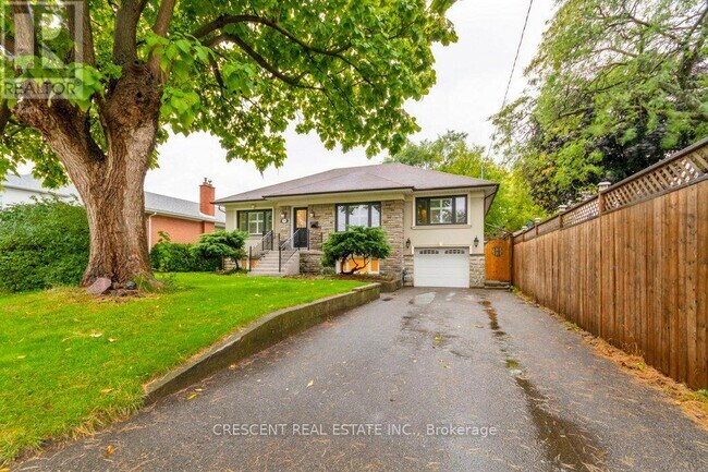 Photo du bâtiment - 1550 Ogden Ave