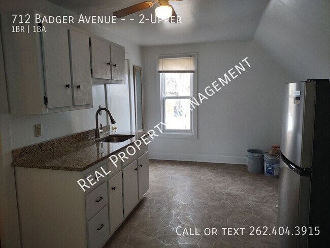 Foto del edificio - 712 Badger Ave