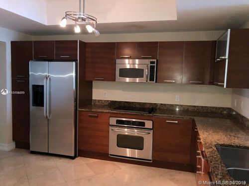 Foto principal - 3330 NE 190th St