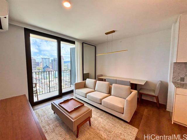 Foto principal - 987 Queen St