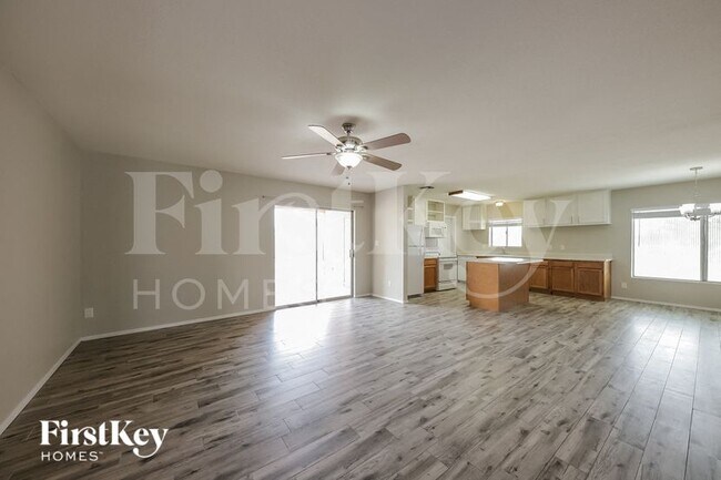 Foto del edificio - 4702 W Paradise Ln