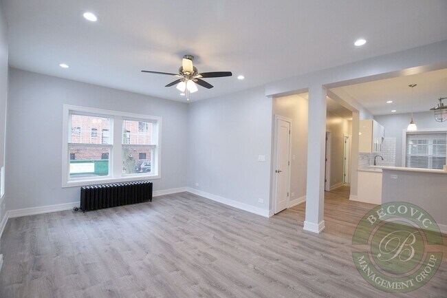 Foto del edificio - 6045 N Winthrop Ave