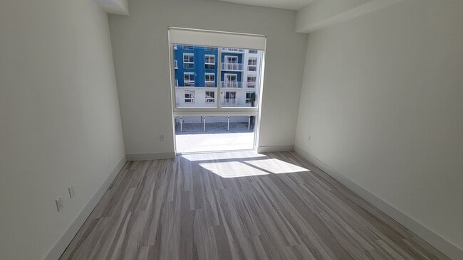 Building Photo - 2431 NE 187th St