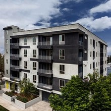 Building Photo - 241 N Lake St