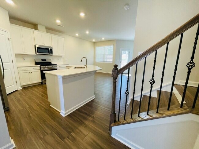 Building Photo - 14115 Castle Nook